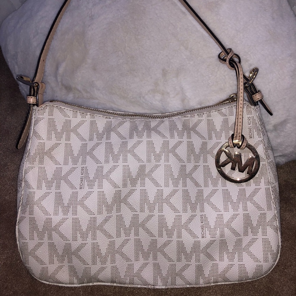Michael Kors purse ✨